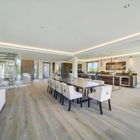 Luxury - Modern Villa *